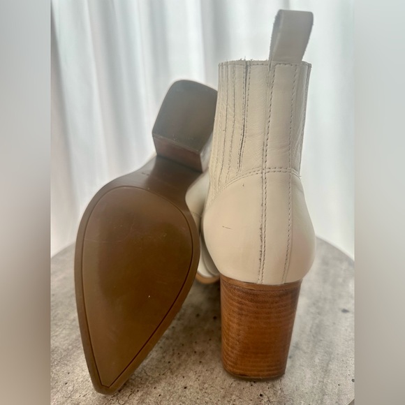 MARC FISHER WOMEN’S MARELA POINTED TOE BOOTIE - Ivory Leather - 8 - Picture 4 of 7